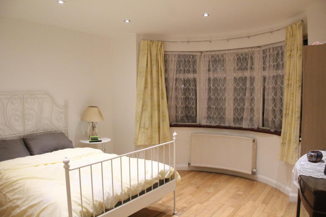 Beautiful Double Bedroom Edgware Exterior foto