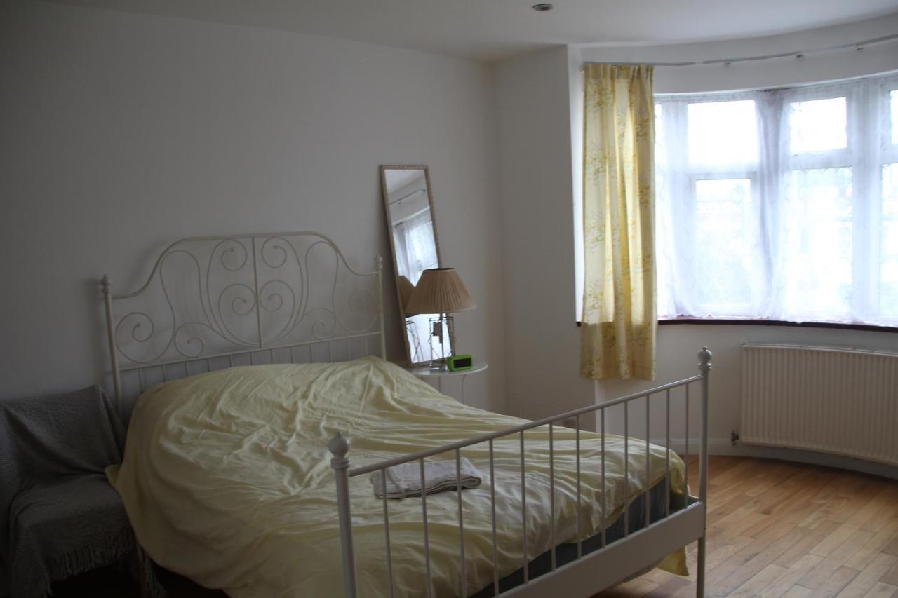 Beautiful Double Bedroom Edgware Exterior foto