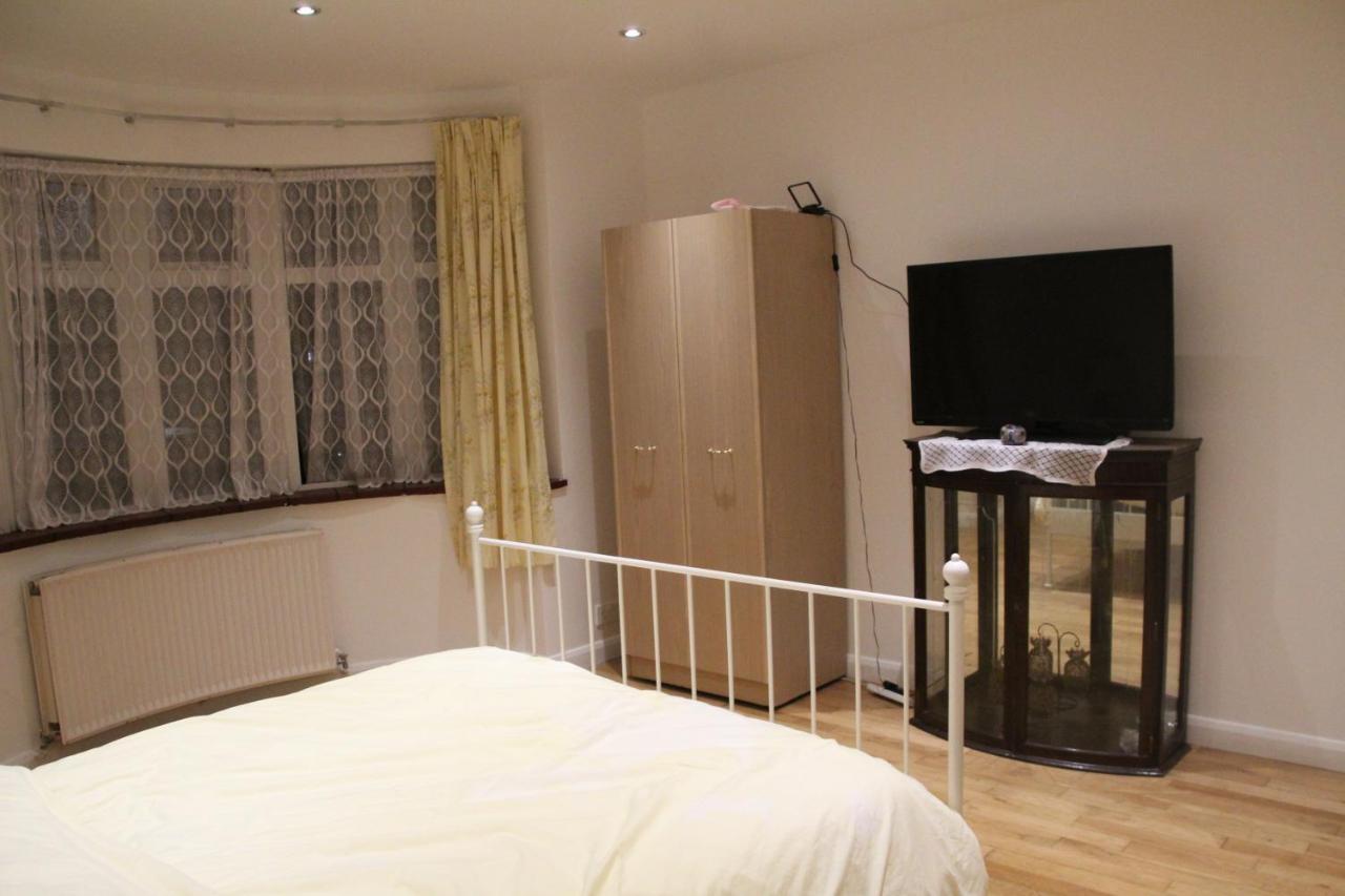 Beautiful Double Bedroom Edgware Exterior foto