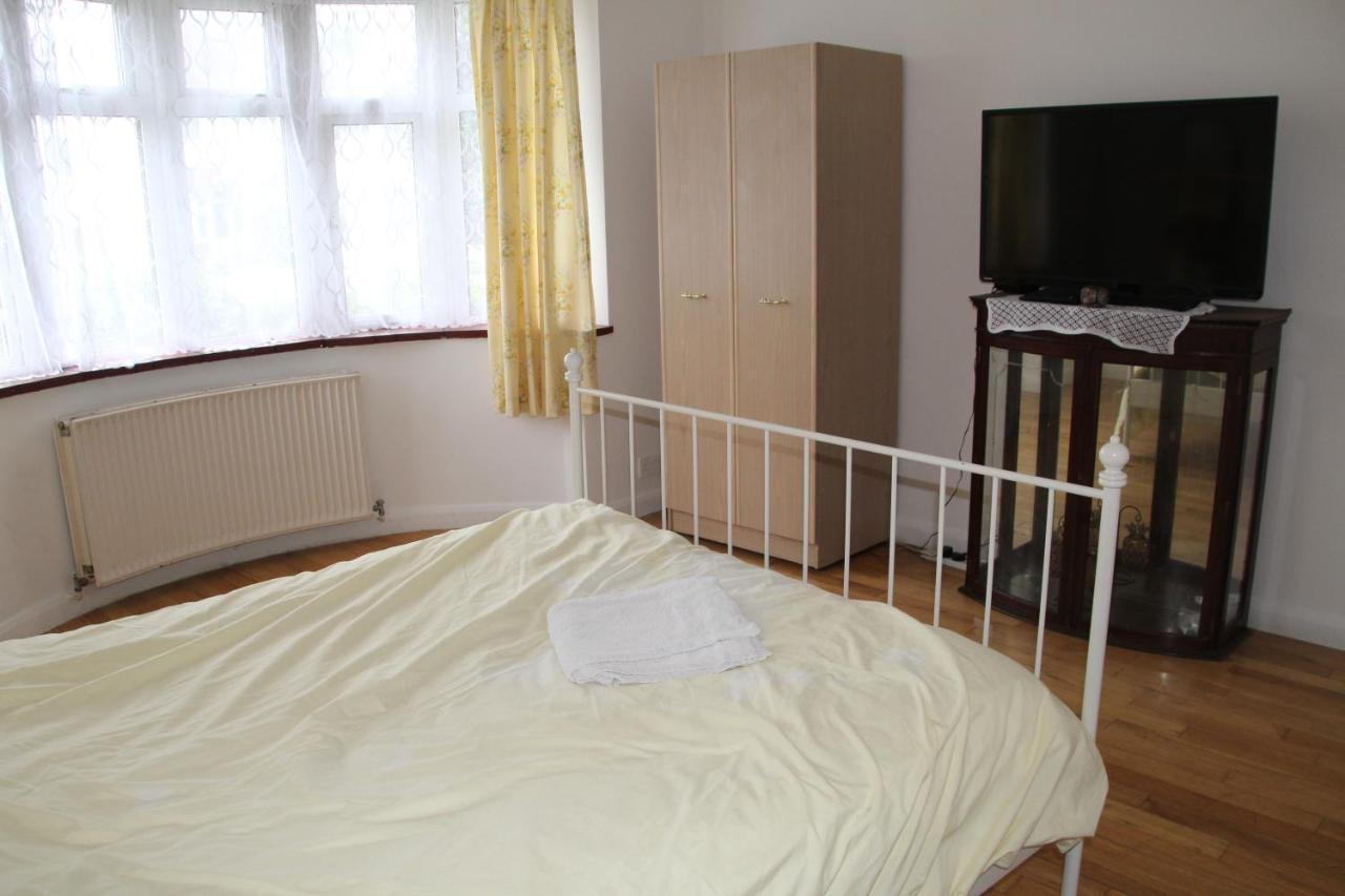 Beautiful Double Bedroom Edgware Exterior foto